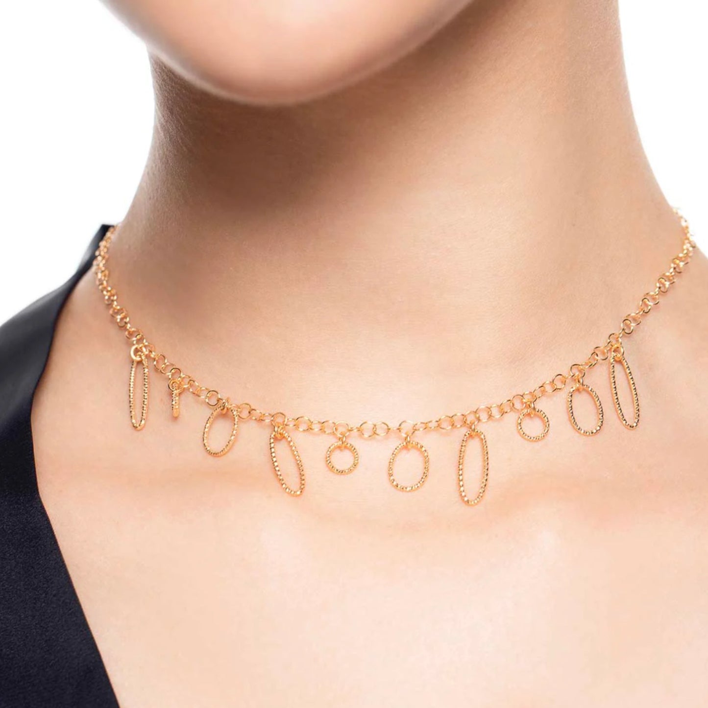 Round Motif Necklace Gold