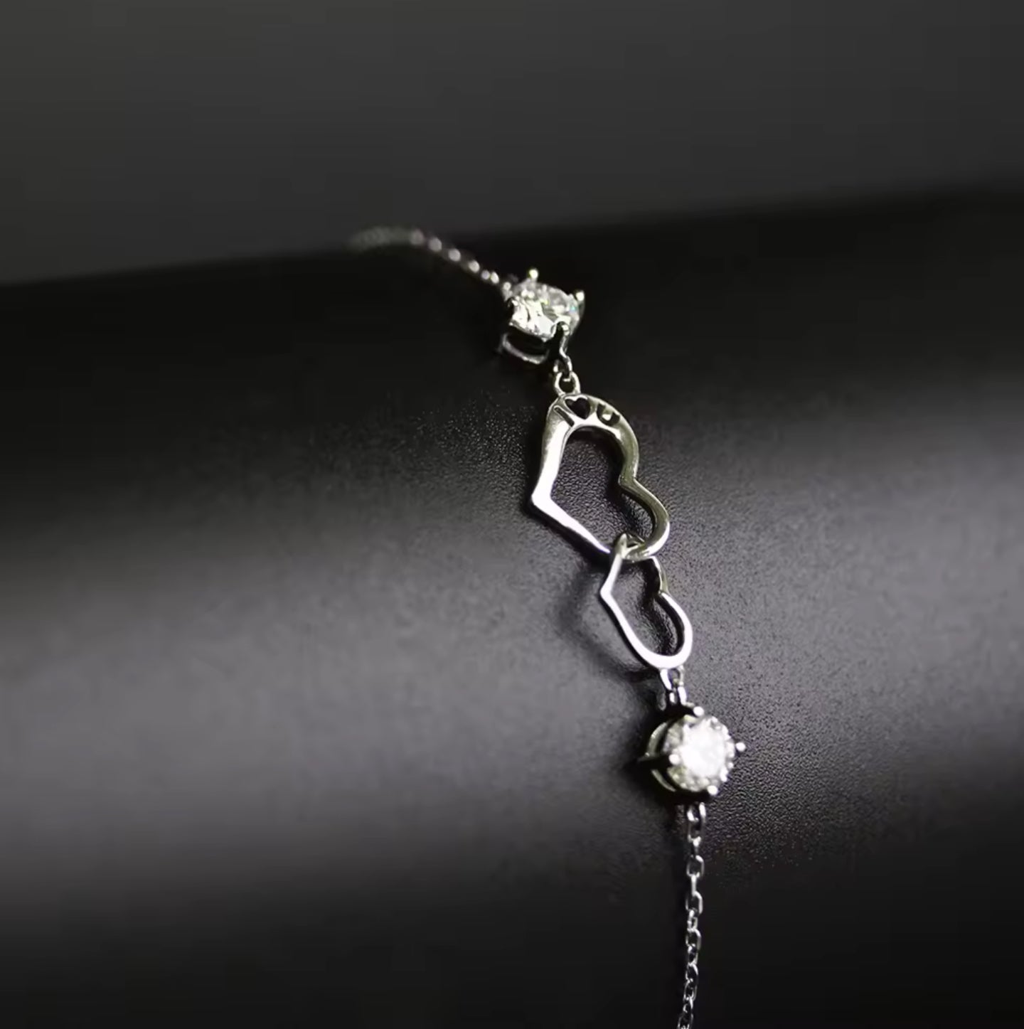 Heart motif bracelet in a variety of colors