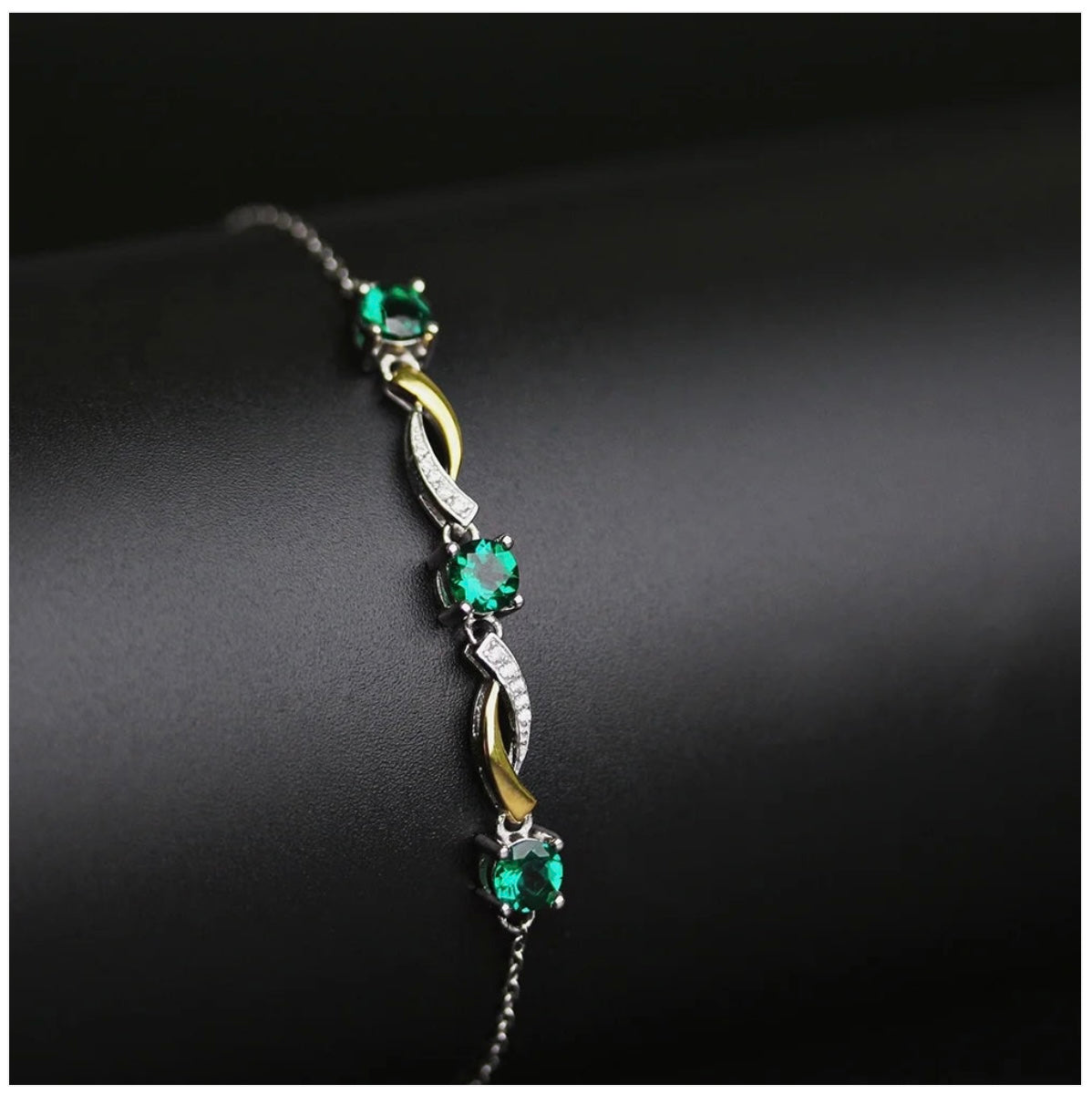Emerald Twisted Design Bracelet