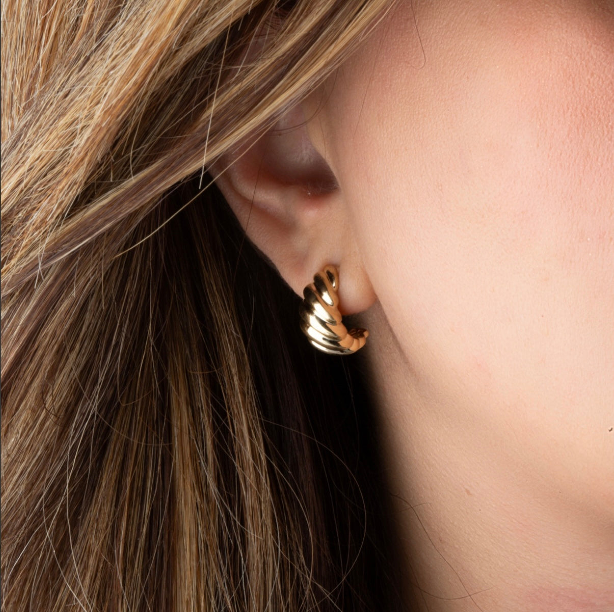 14K Yellow-Gold Croissant Ribbed Stud Earrings