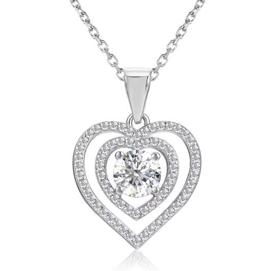 Heart motif necklace